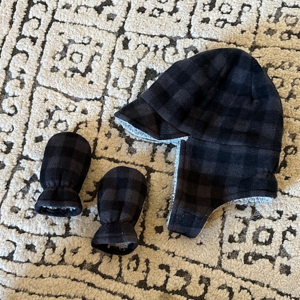 Cozy Black Plaid Kids Hat and Mittens Set